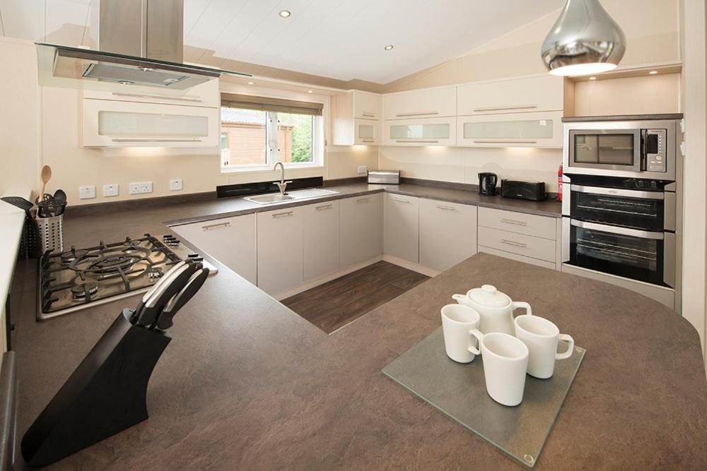 Llanrhidian Holiday Park Llanmorlais Εξωτερικό φωτογραφία